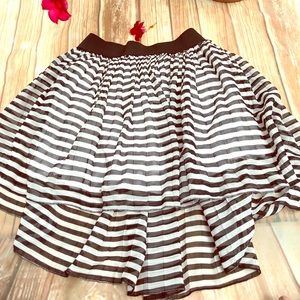 Zinger lined high low twirl skirt!! Size medium